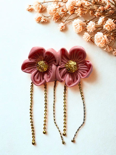 Girls Two Flower Golden Center Alligator Clip- Peach