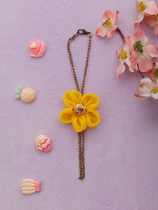 Chain Bracelet with vibrant flower and Sequence Center- Yellow
