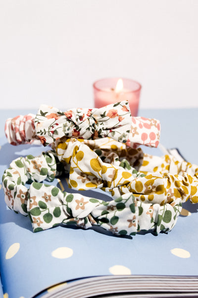 Floral Elasticated Headband- Peach & White